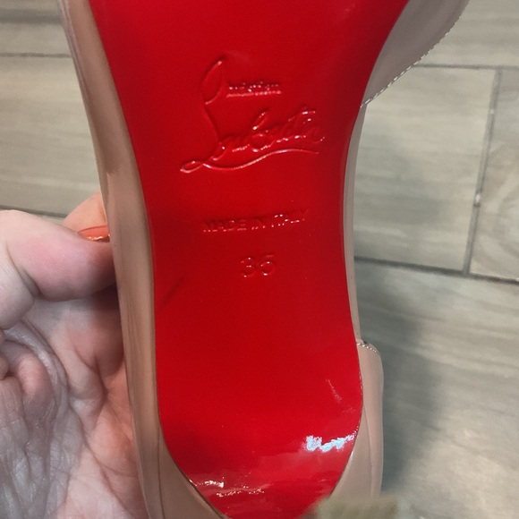 Final Sale! Christian Louboutin Nude Tan Patent Leather Pumps Heels AS IS sz 35 - Picture 6 of 7